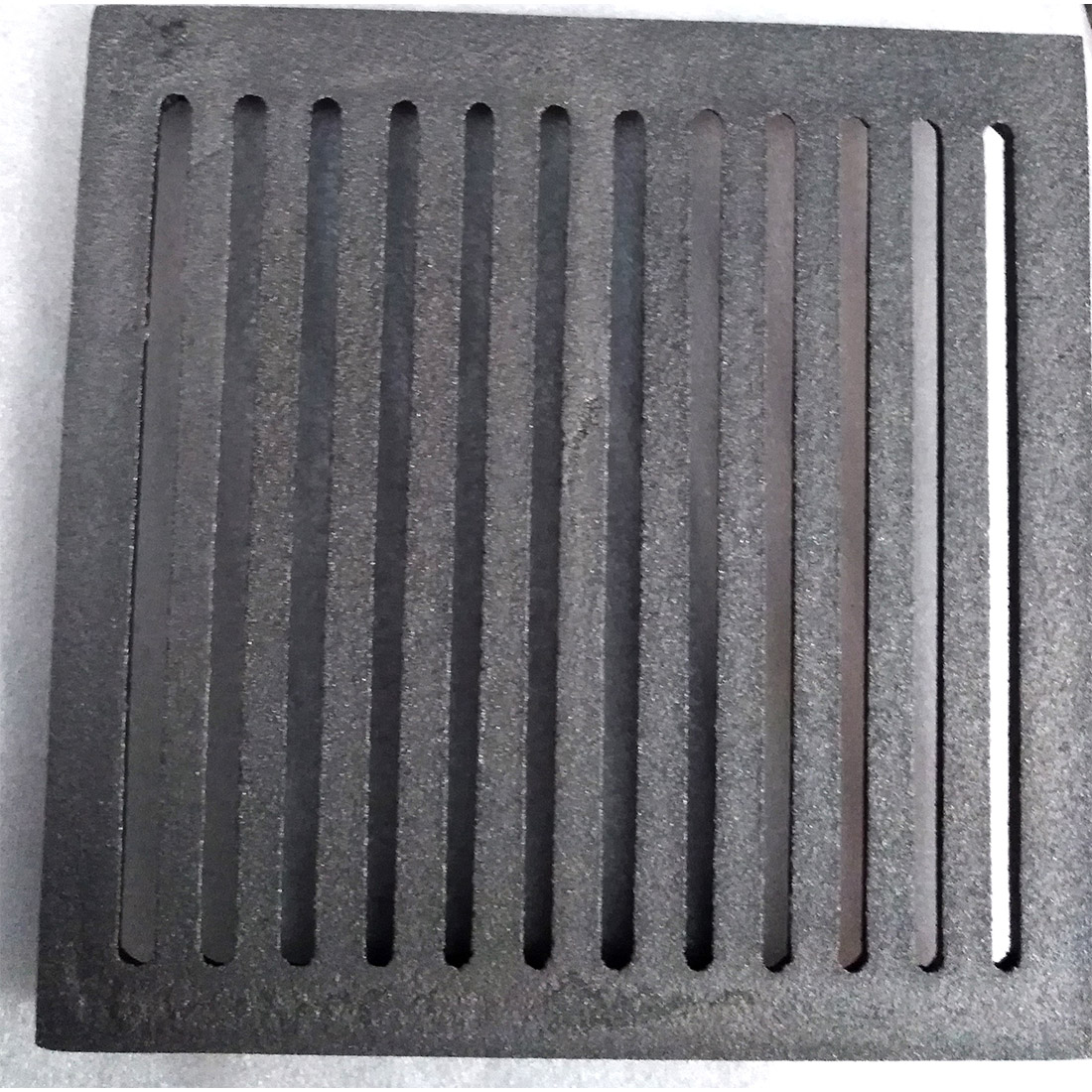 GRIGLIE GHISA GREZZA X FUOCO 235X235 - K6865 - immagine 1